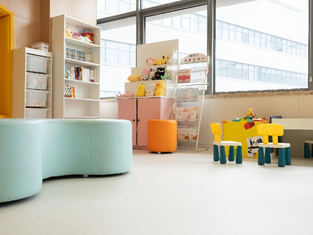 醫療地面材料發(fā)展新趨勢：抗菌 + 易消毒 + 環(huán)保 潔福地板精準契合需求